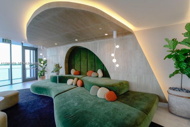 700 NE 24th St 2904, Miami, FL 33137