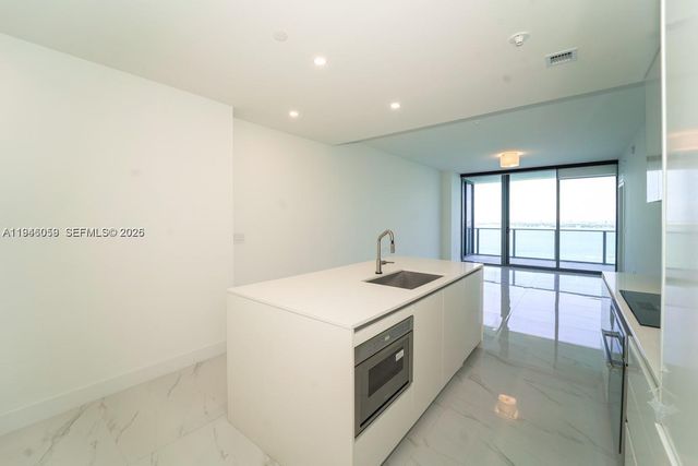 700 NE 24th St 2904, Miami, FL 33137