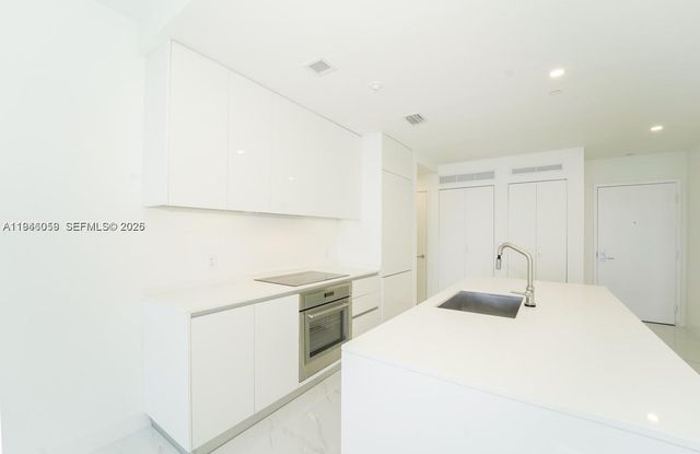 700 NE 24th St 2904, Miami, FL 33137