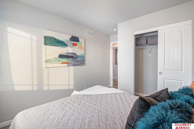 8628 S 177 Avenue, Omaha, NE 68136