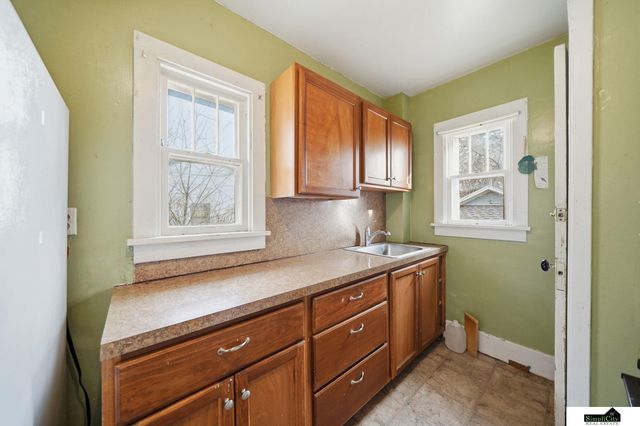 3932 Saint Marys Avenue, Lincoln, NE 68502