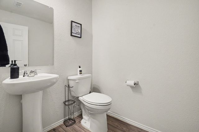 608 Vicksburg Drive, Van Alstyne, TX 75495