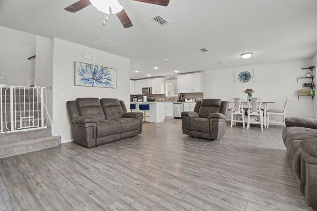 608 Vicksburg Drive, Van Alstyne, TX 75495