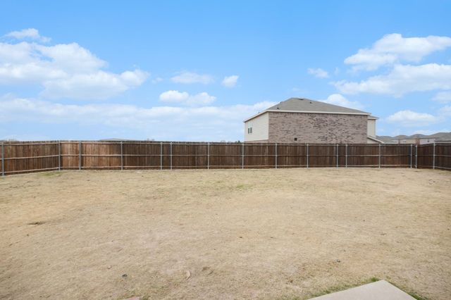 608 Vicksburg Drive, Van Alstyne, TX 75495