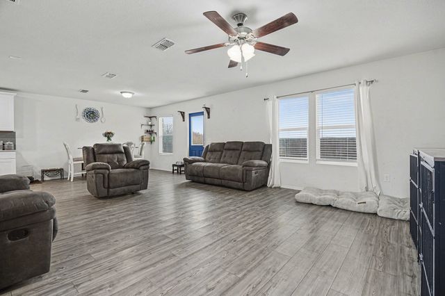 608 Vicksburg Drive, Van Alstyne, TX 75495