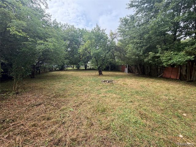 3320 Leith Street, Flint, MI 48506