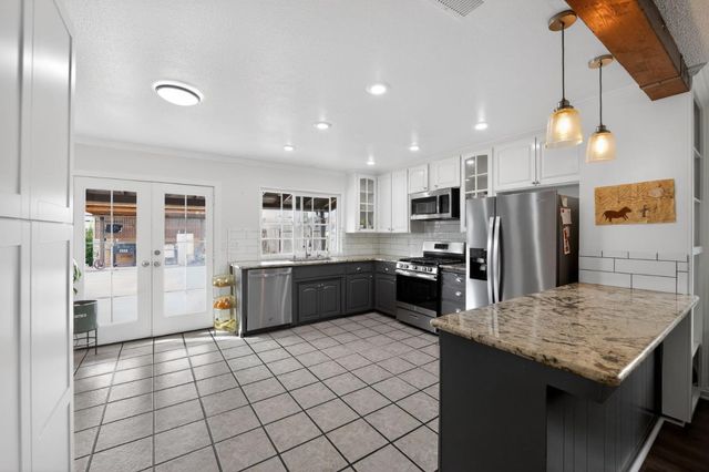 865 Locust Avenue, Manteca, CA 95337