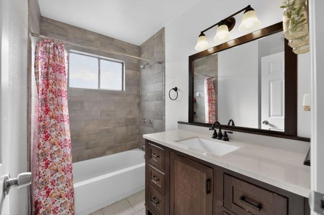 865 Locust Avenue, Manteca, CA 95337