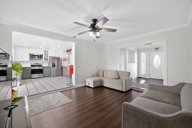 865 Locust Avenue, Manteca, CA 95337