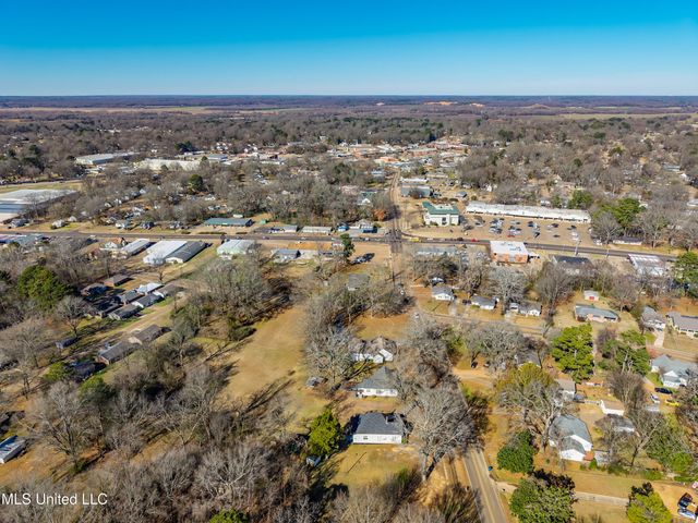 210 Eureka Street, Batesville, MS 38606