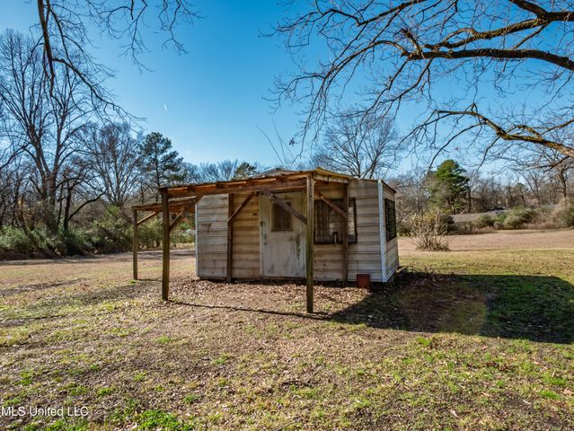 210 Eureka Street, Batesville, MS 38606