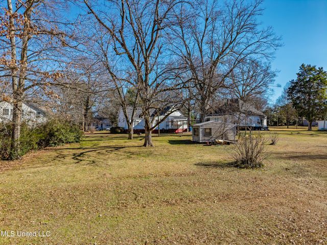 210 Eureka Street, Batesville, MS 38606