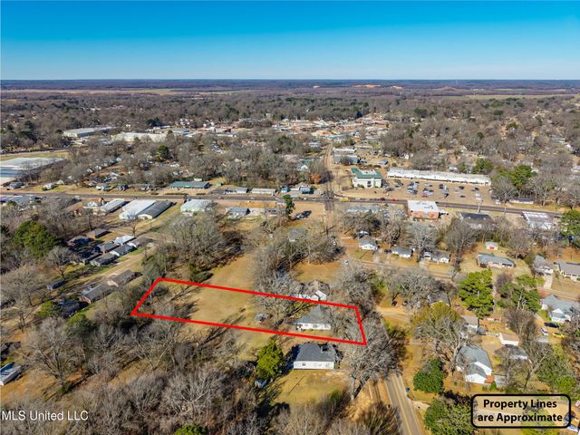 210 Eureka Street, Batesville, MS 38606