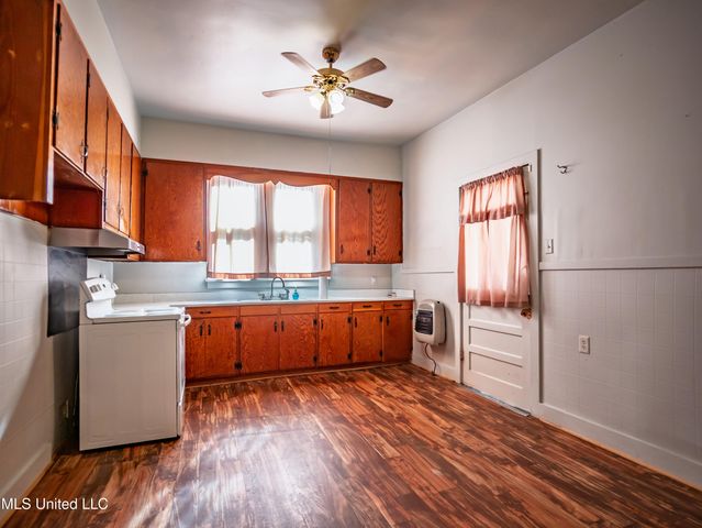 210 Eureka Street, Batesville, MS 38606