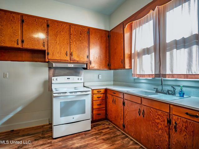210 Eureka Street, Batesville, MS 38606