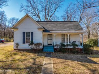210 Eureka Street, Batesville, MS 38606