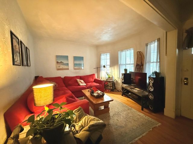 263 Powder House Blvd. 1, Somerville, MA 02144