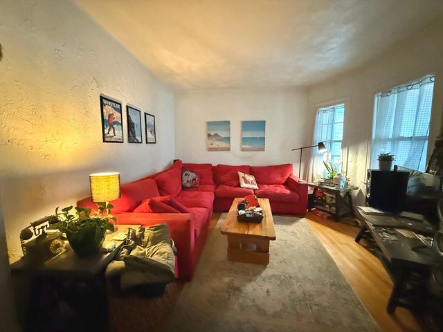 263 Powder House Blvd. 1, Somerville, MA 02144