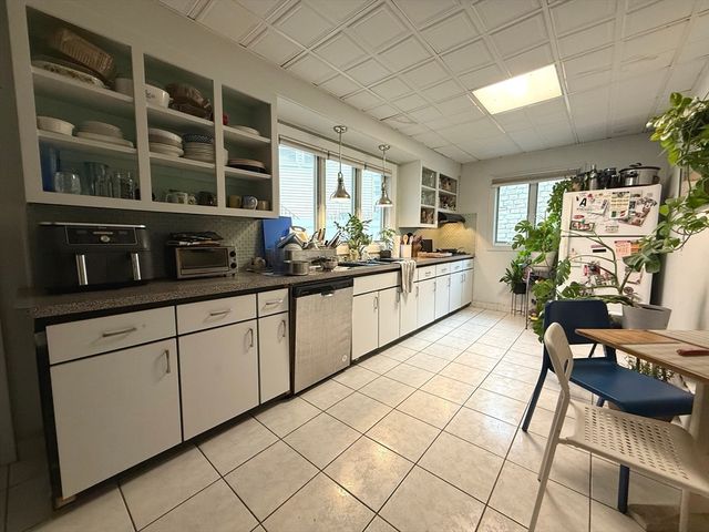 263 Powder House Blvd. 1, Somerville, MA 02144