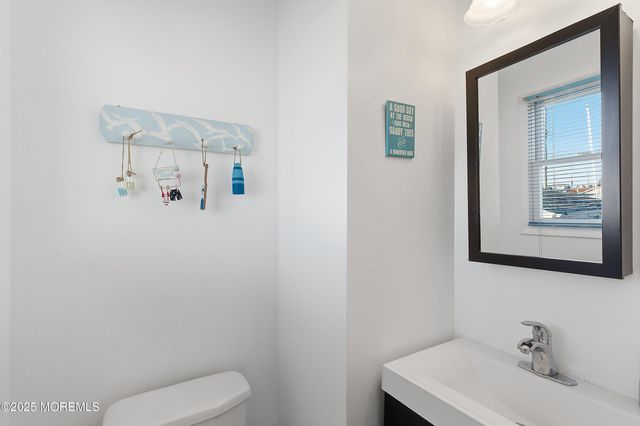 102 W Pompano Way, Lavallette, NJ 08735