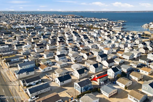 102 W Pompano Way, Lavallette, NJ 08735