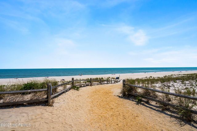 102 W Pompano Way, Lavallette, NJ 08735