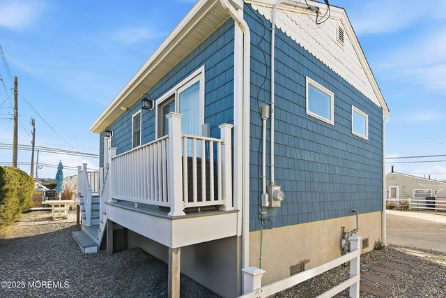 102 W Pompano Way, Lavallette, NJ 08735
