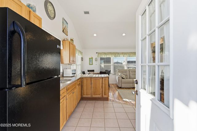 102 W Pompano Way, Lavallette, NJ 08735