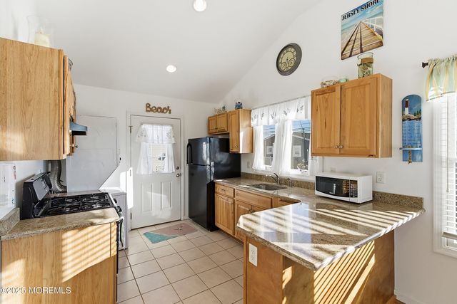 102 W Pompano Way, Lavallette, NJ 08735