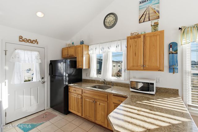 102 W Pompano Way, Lavallette, NJ 08735