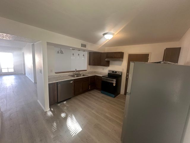 429 Victor Lane SE, Rio Rancho, NM 87124