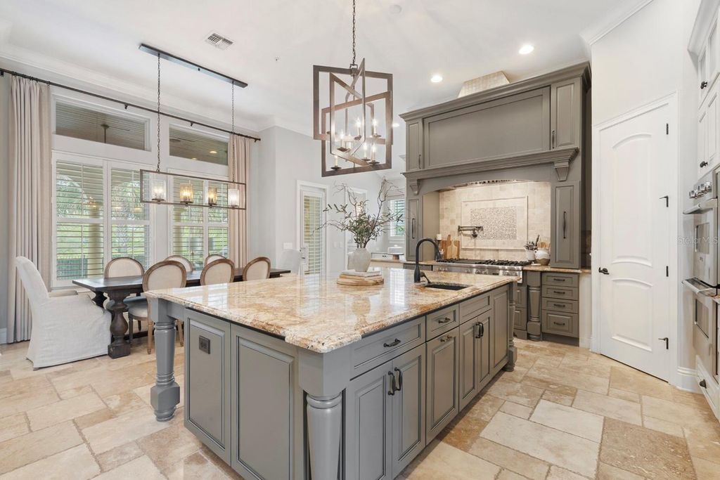 Image 16 of property listing at 1735 FOSS AVENUE, Orlando, FL 32814