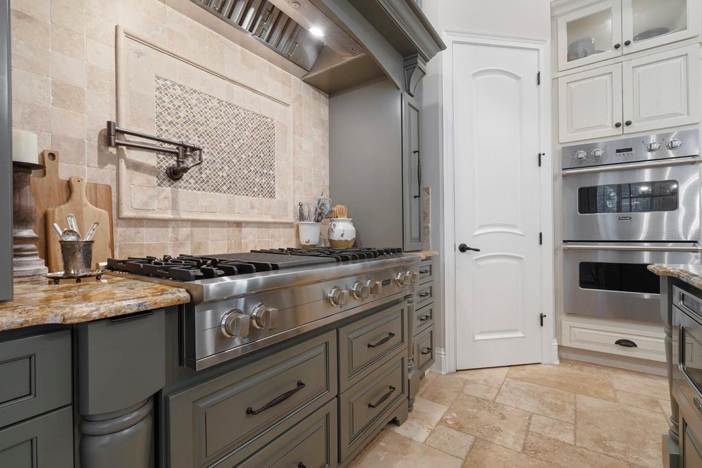 Image 17 of property listing at 1735 FOSS AVENUE, Orlando, FL 32814