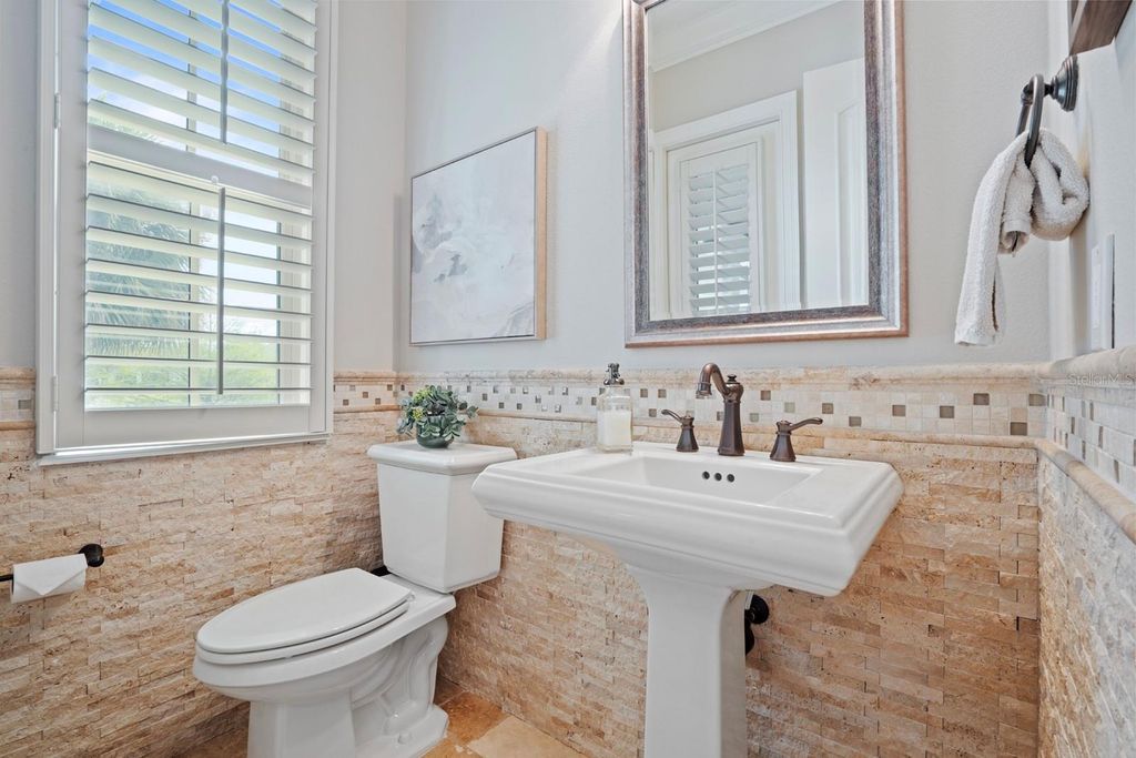 Image 26 of property listing at 1735 FOSS AVENUE, Orlando, FL 32814