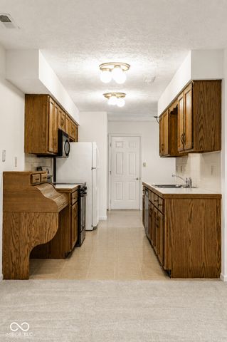 9223 Golden Oaks E, Indianapolis, IN 46260