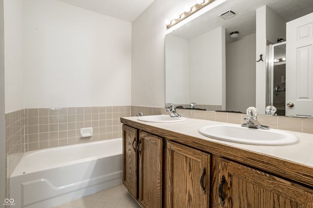 9223 Golden Oaks E, Indianapolis, IN 46260