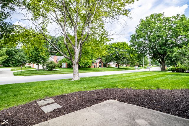 9223 Golden Oaks E, Indianapolis, IN 46260