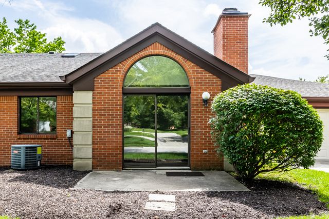 9223 Golden Oaks E, Indianapolis, IN 46260