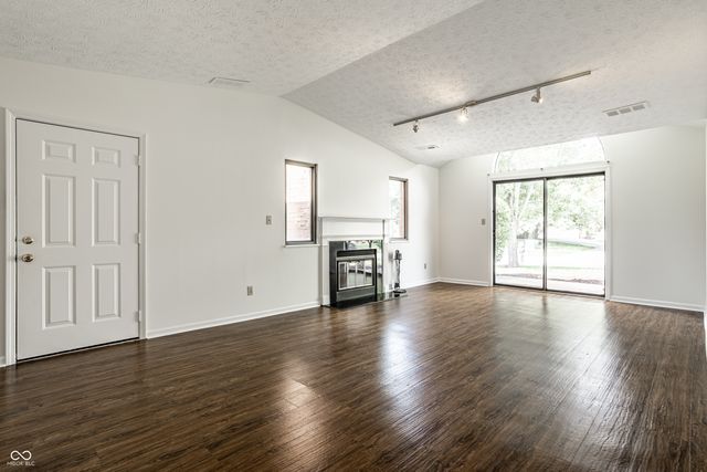 9223 Golden Oaks E, Indianapolis, IN 46260