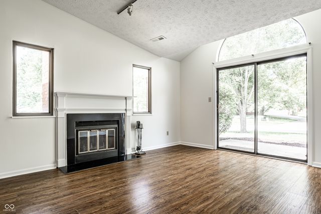 9223 Golden Oaks E, Indianapolis, IN 46260