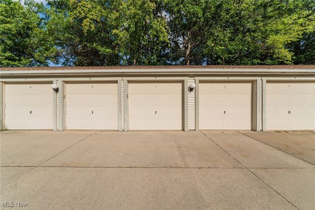 2820 N Bay Drive, Westlake, OH 44145