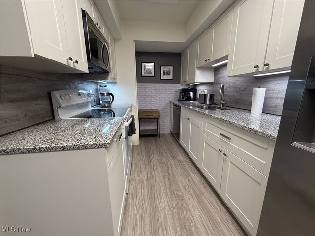 2820 N Bay Drive, Westlake, OH 44145