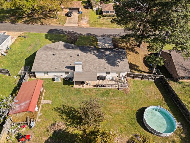 2207 Pinecrest, Gladewater, TX 75647
