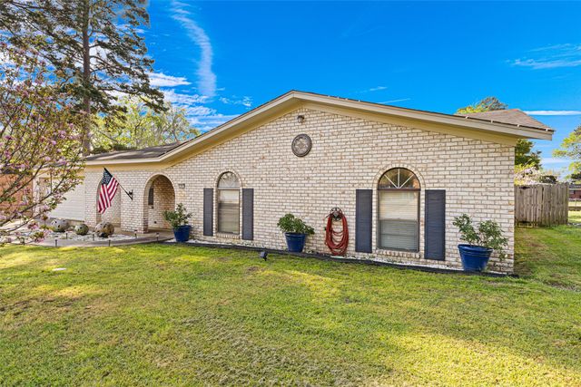 2207 Pinecrest, Gladewater, TX 75647