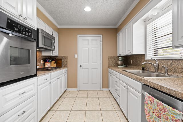 2207 Pinecrest, Gladewater, TX 75647