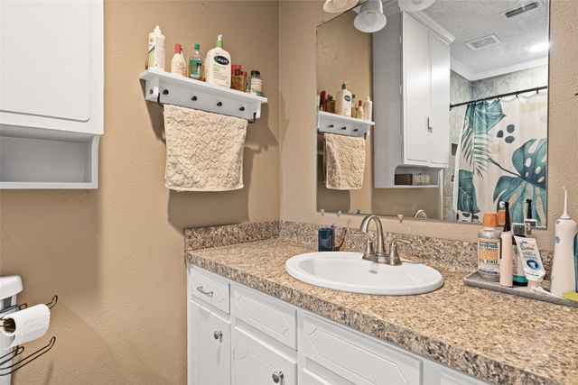 2207 Pinecrest, Gladewater, TX 75647