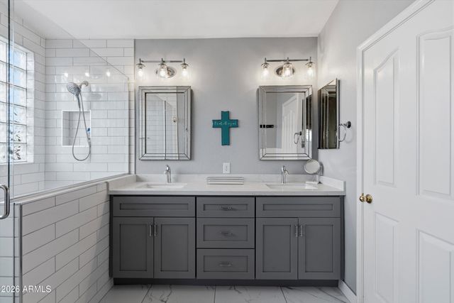 9922 N 57TH Lane, Glendale, AZ 85302