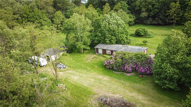 1117 Prospect Rd, Connoquenessing Twp, PA 16033