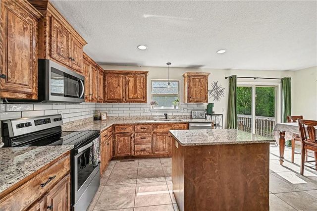 19205 Switchgrass Drive, Smithville, MO 64089