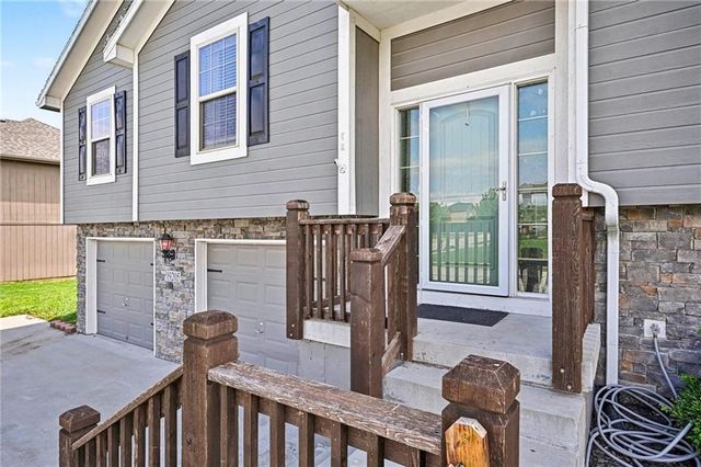 19205 Switchgrass Drive, Smithville, MO 64089